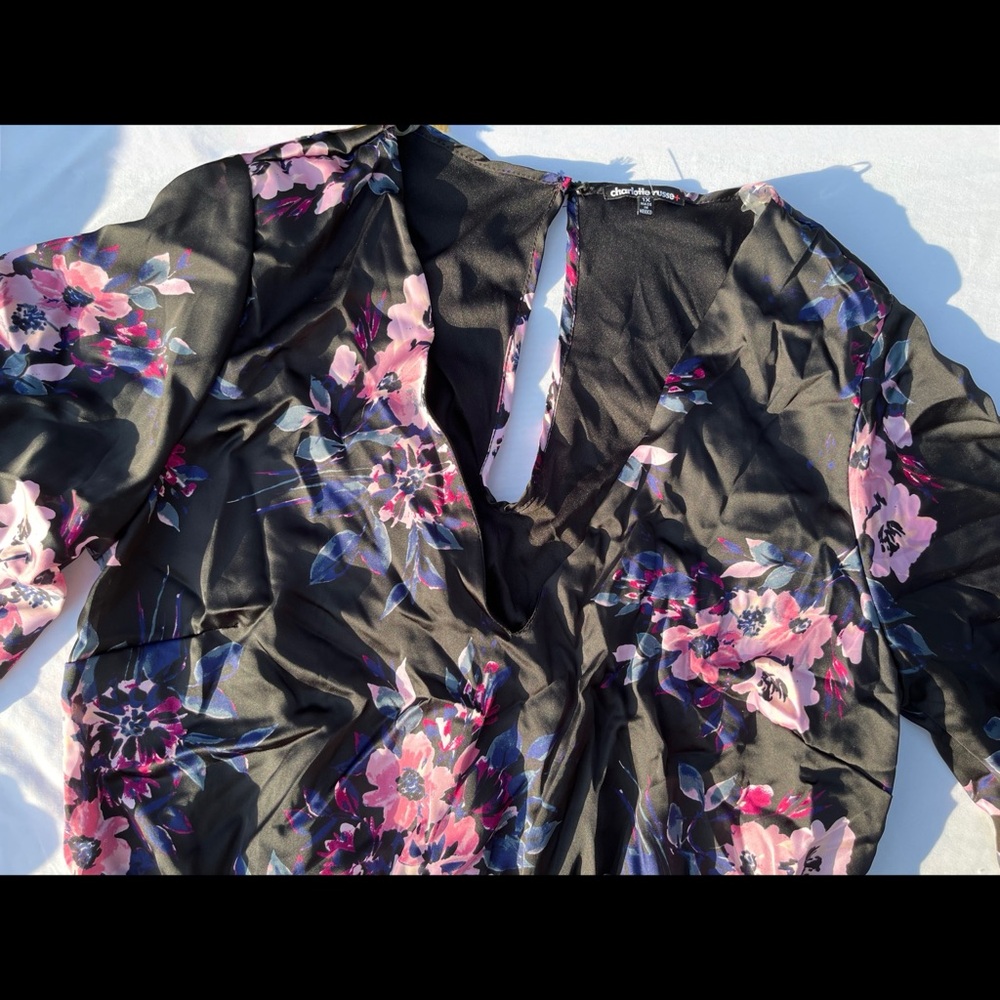 β¨ HP β¨ Floral, Black, and Pink β¨ Satin-Appearance Romper β¨ - Picture 4 of 8